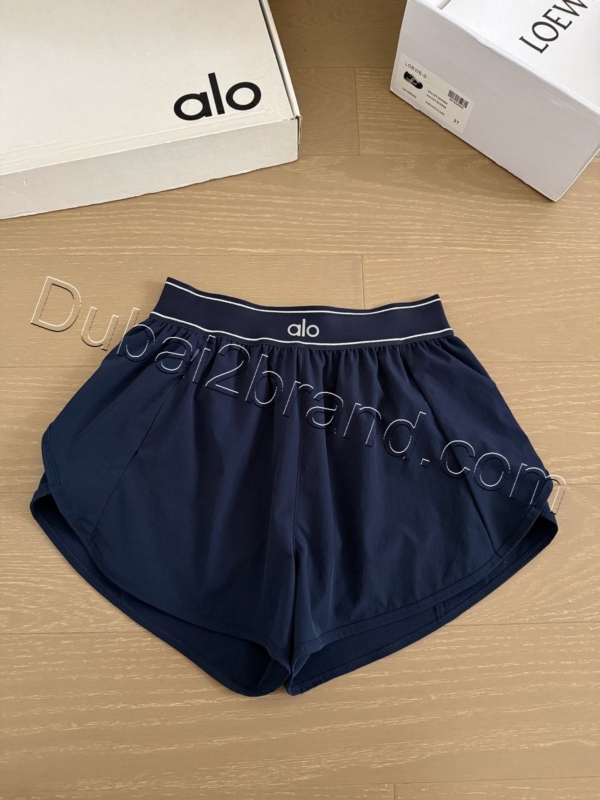 Alo Women's Shorts SU-7821 – black