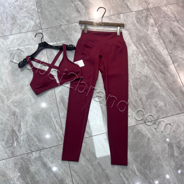 Alo Women's Two-Piece Activewear Set TR-1001 – red